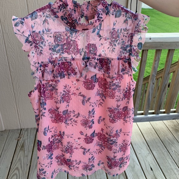 2 Floral Tops - Picture 5 of 8